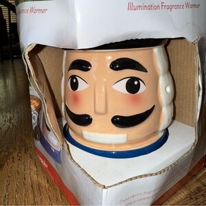 IllumiScents Holiday Nutcracker Illumination Fragrance Wax Warmer New In Box